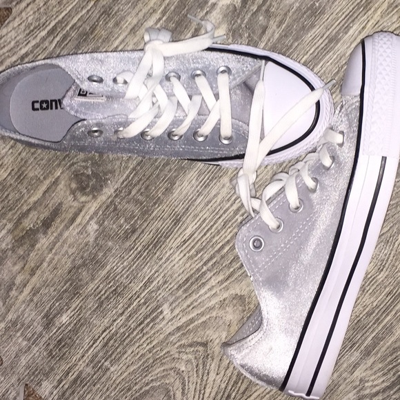 Converse Shoes - LOW TOP CONVERSE CHUCKS
